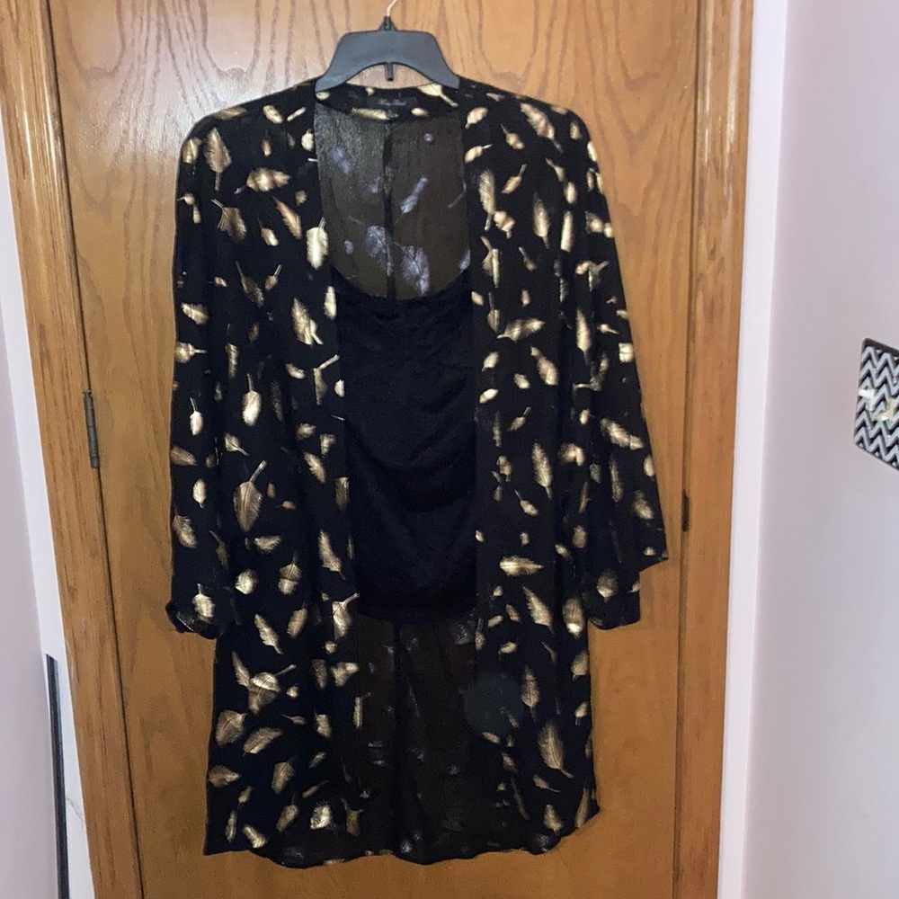 Honey Punch Black Gold Leaf Kimono Robe. Size S.